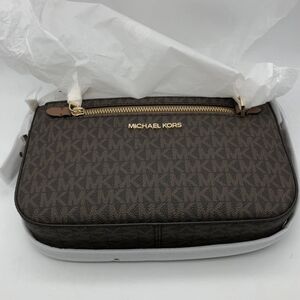 Jet Set Large Logo Crossbody Bag